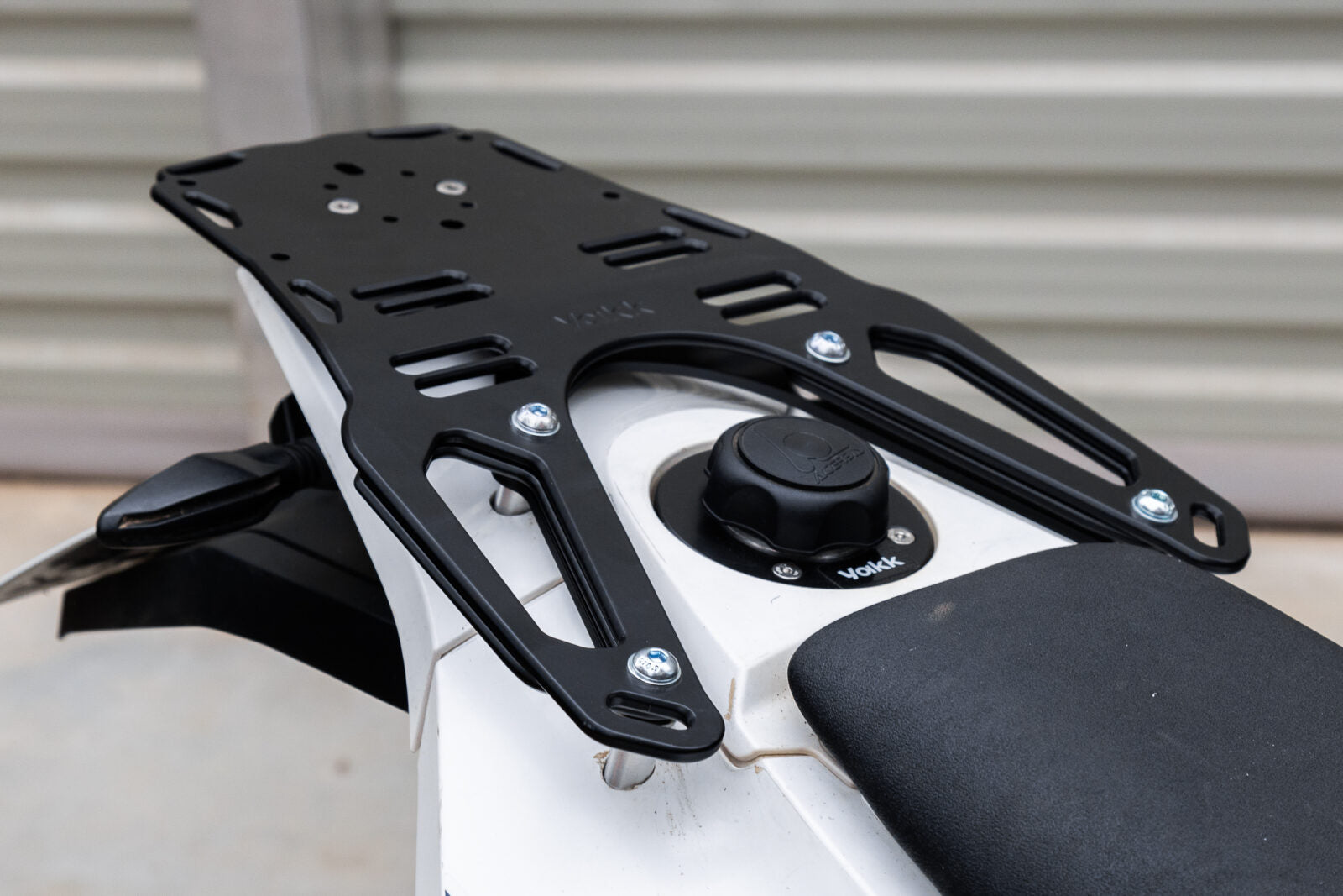 Yakk EXP Luggage Plate Black