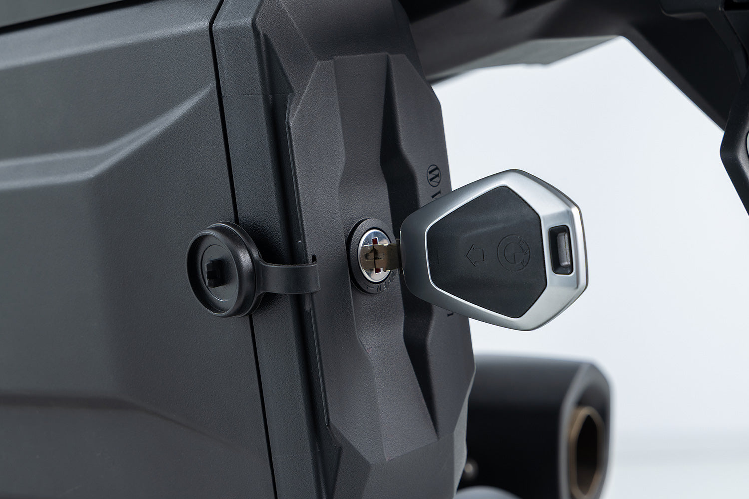 Wunderlich toolbox for R 1300 GS Adv with EXTREME luggage rack / without original BMW luggage mounts