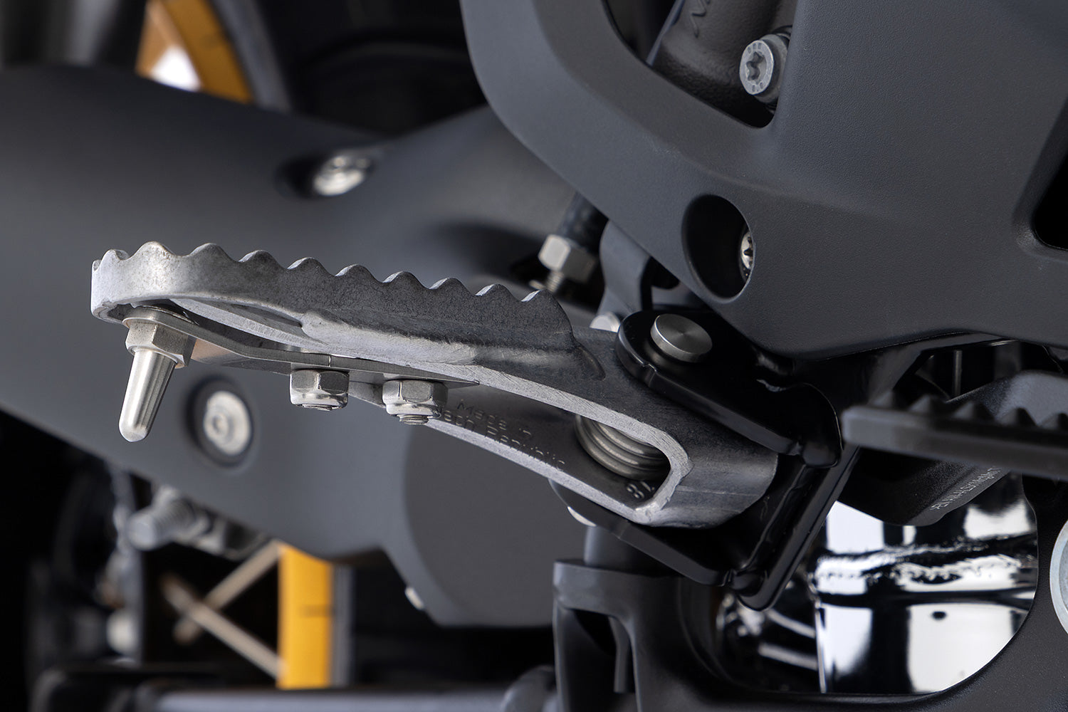 Wunderlich lean angle indicators for the original footrests R 1300 GS
