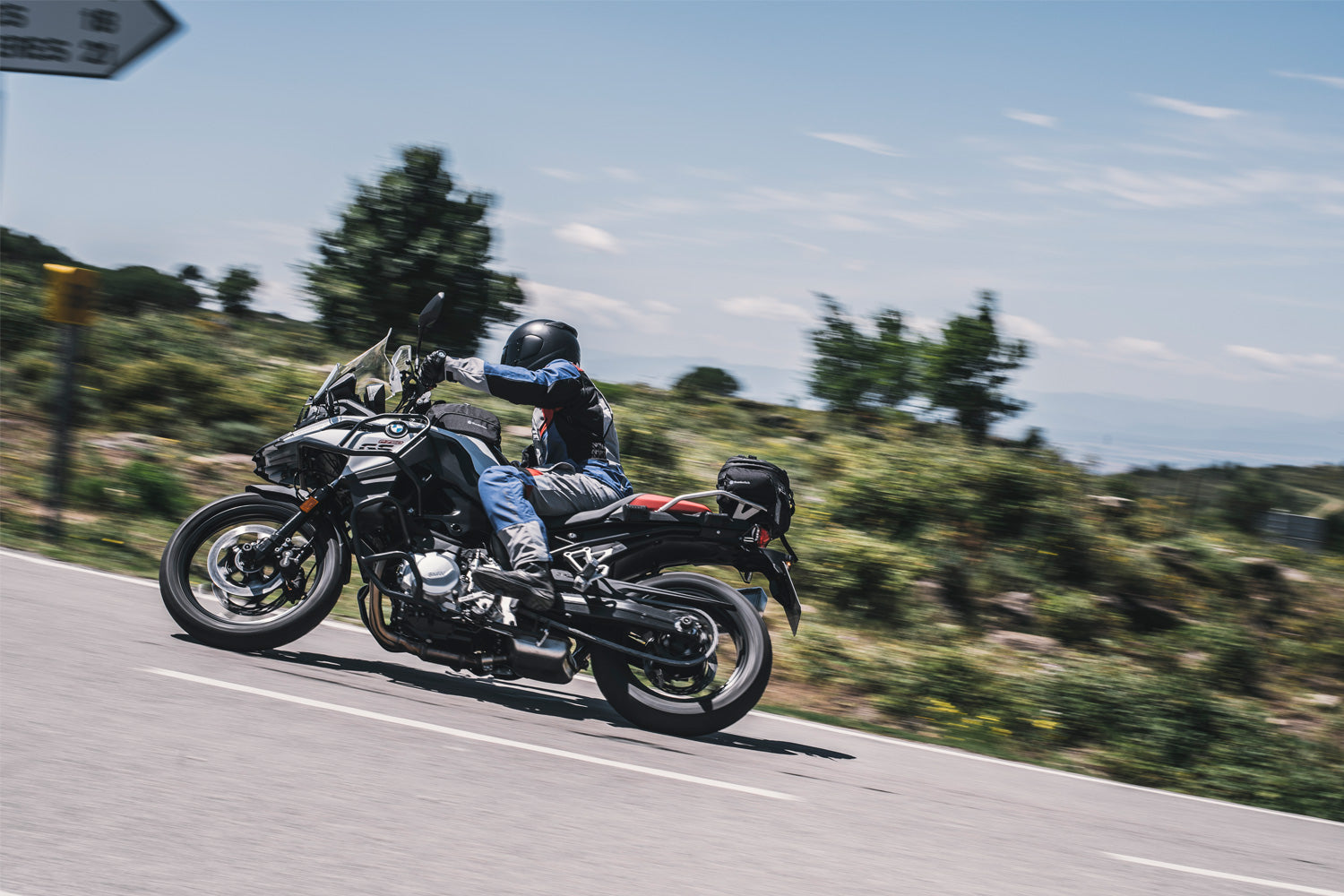 Wunderlich “ERGO” handlebar riser for models without a BMW sat nav F 750 GS / F 800 GS