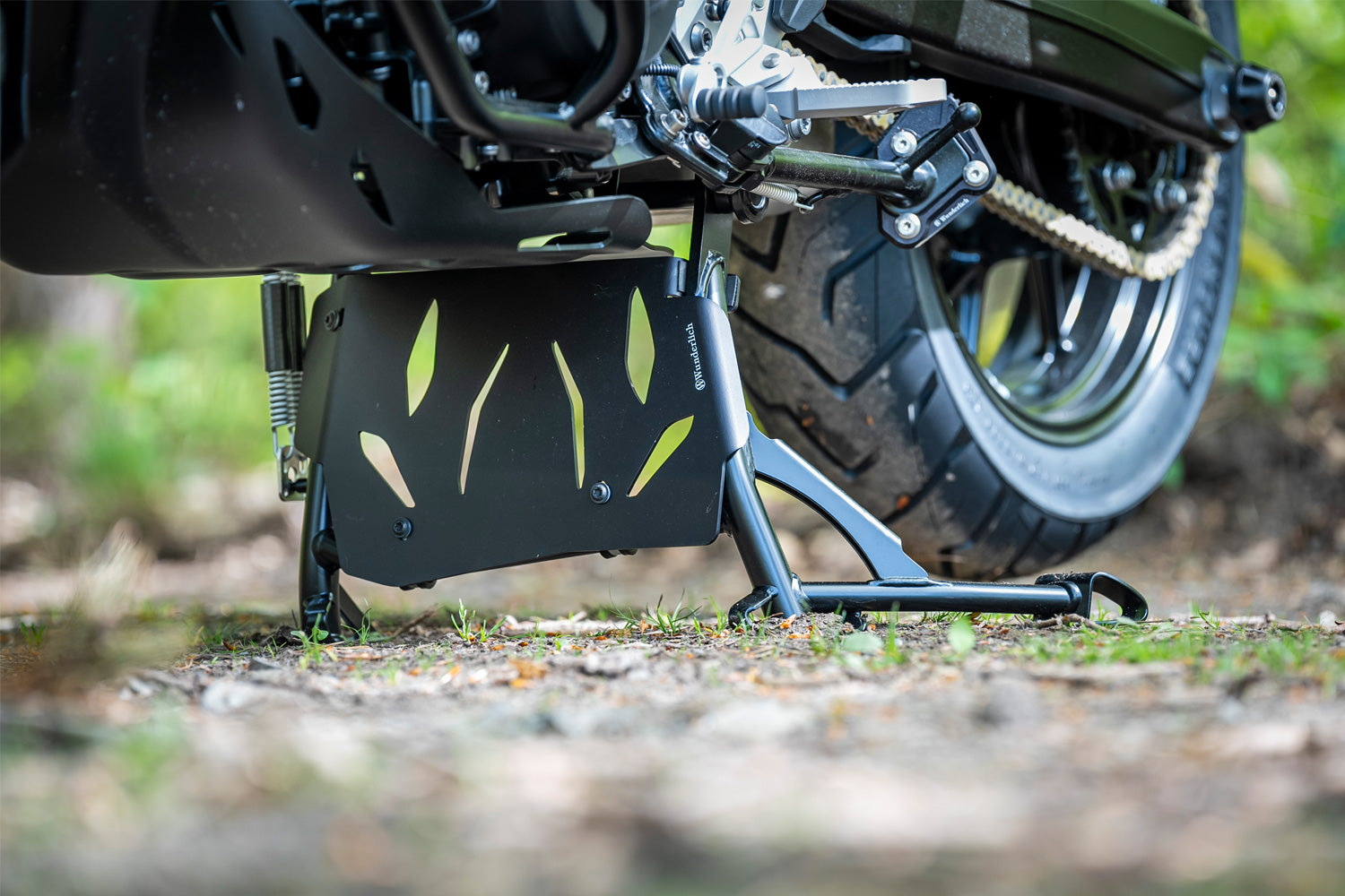 Wunderlich centre stand protection plate F 750 GS / F 800 GS