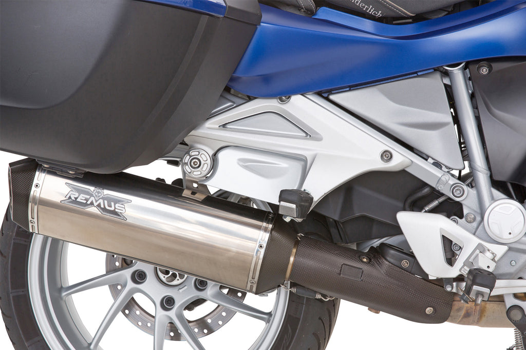 Dirt trap pillion seat mount