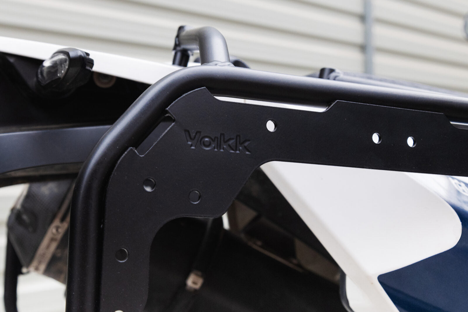Yakk EXP Side Carrier Black