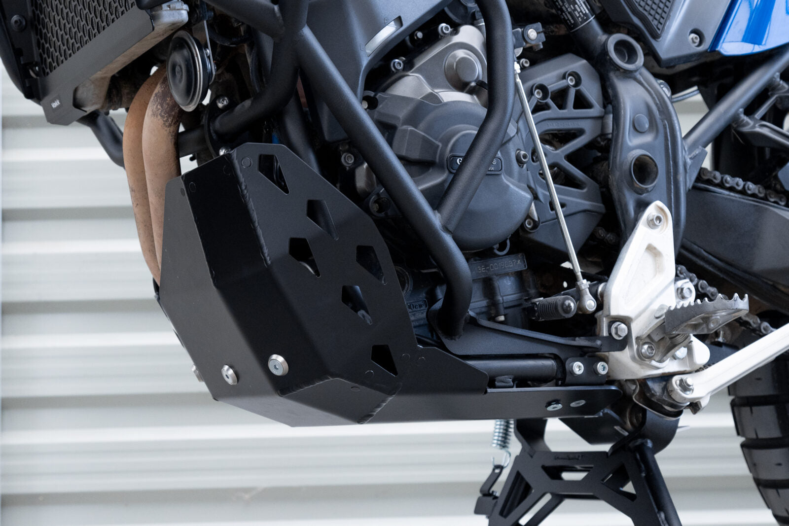 Yakk EXP Engine Guard Black