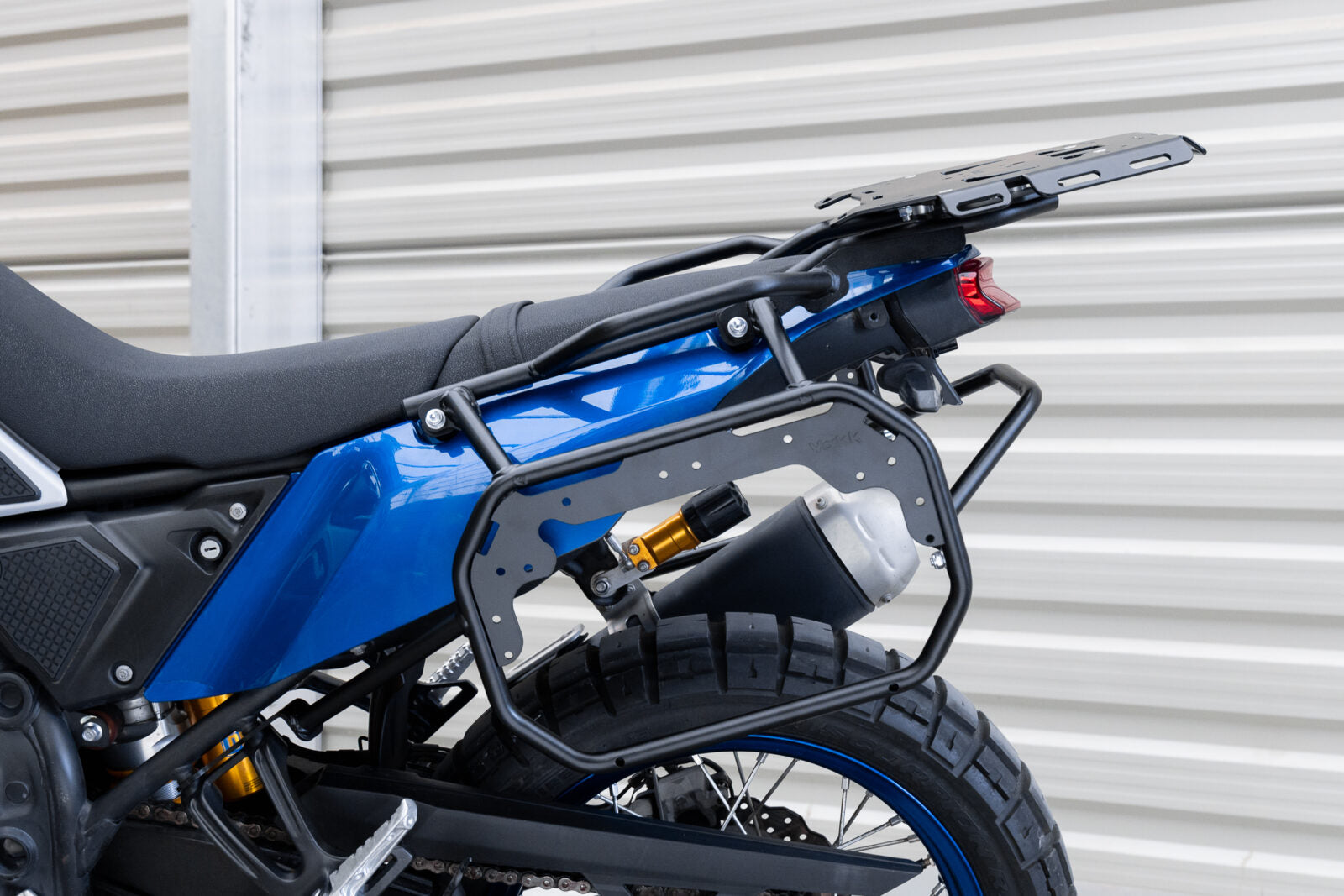Yakk EXP Top Case Rack with Plate Black