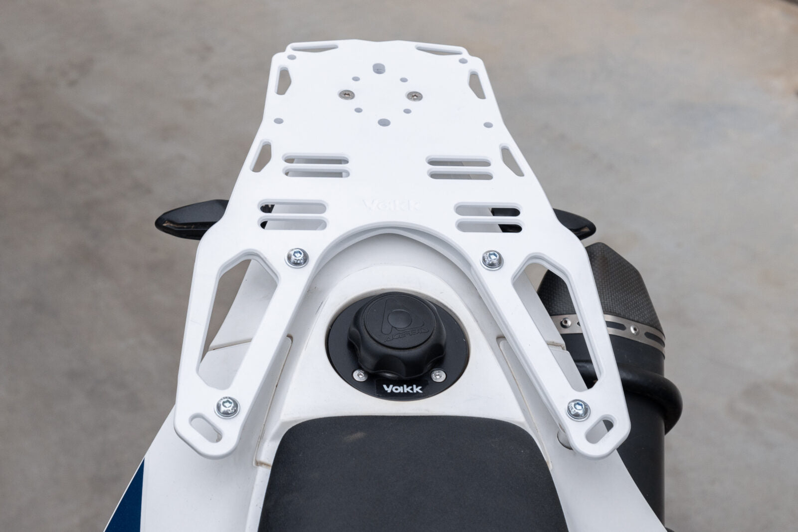 Yakk EXP Luggage Plate  White
