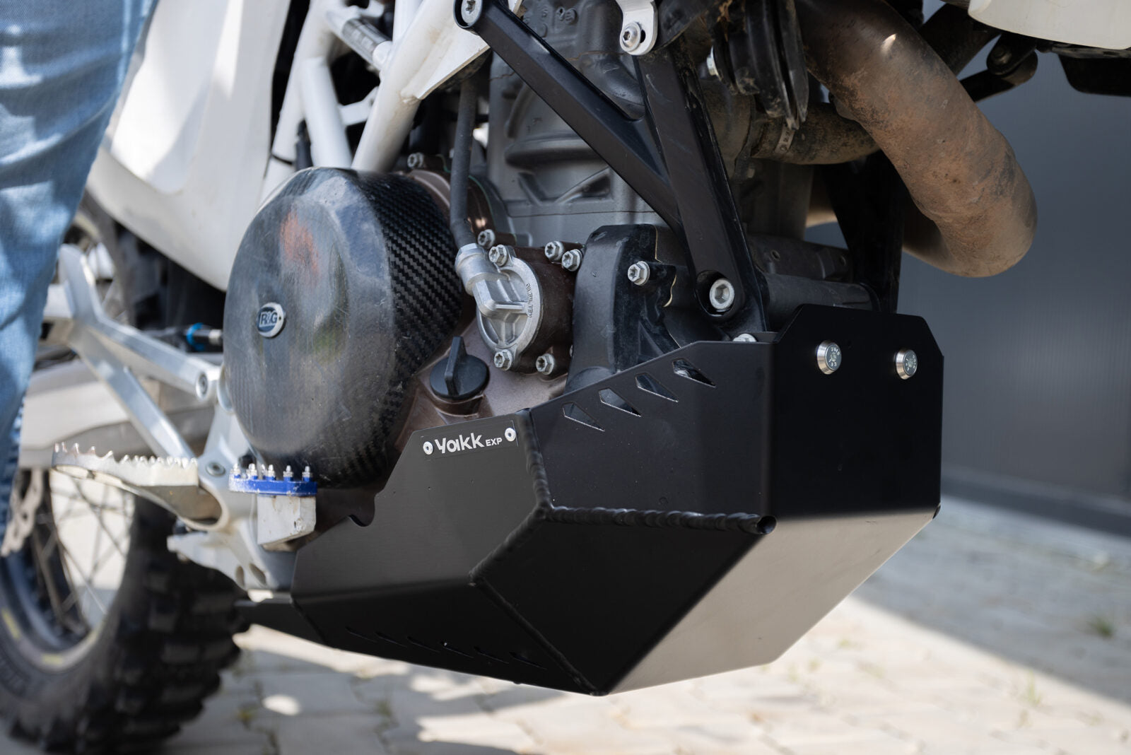 Yakk EXP Engine Guard Black