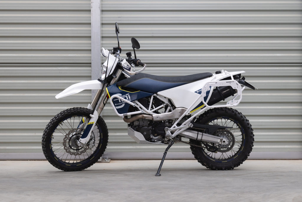 Yakk EXP Crash Bar White