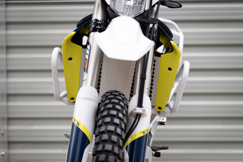 Yakk EXP Crash Bar White