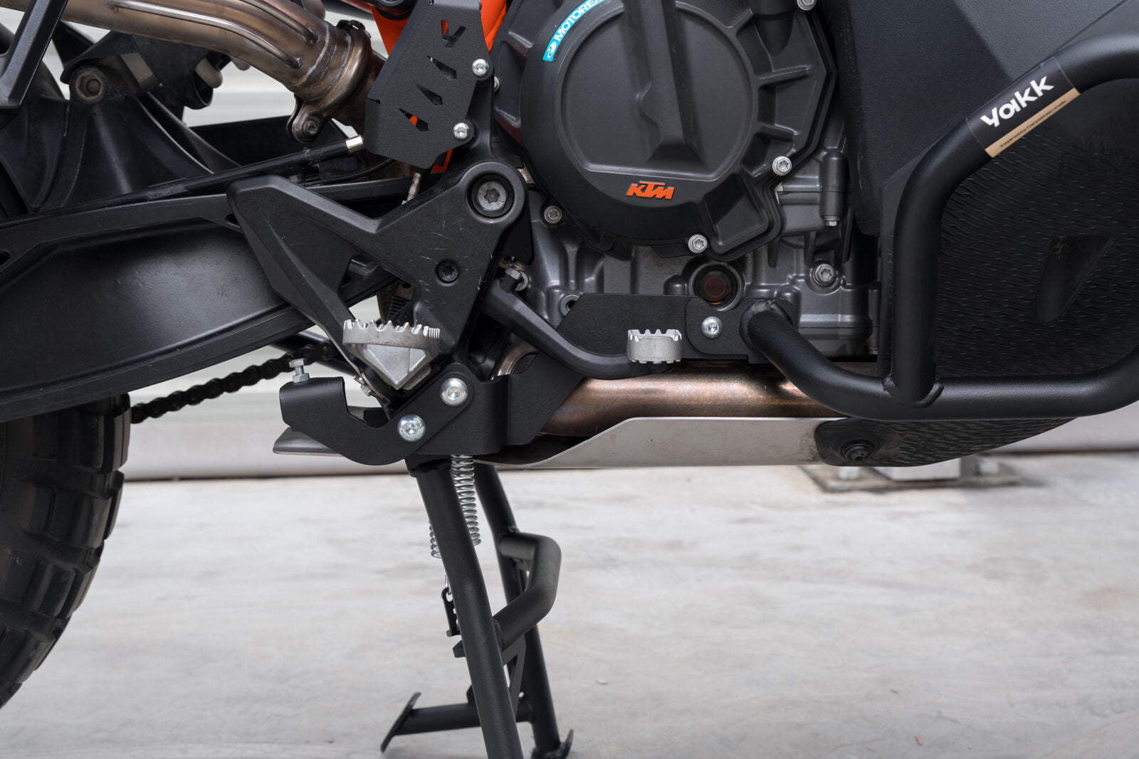 Yakk EXP Lower Crash Bar Black