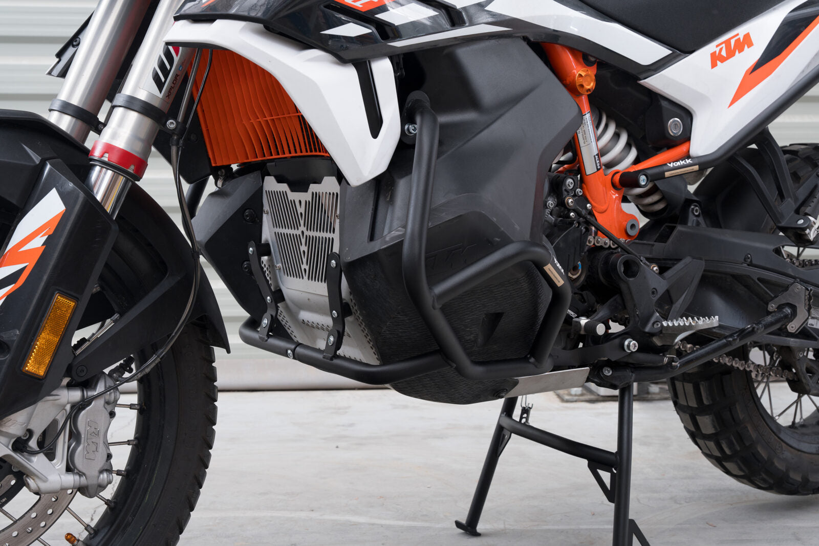 Yakk EXP Lower Crash Bar Black