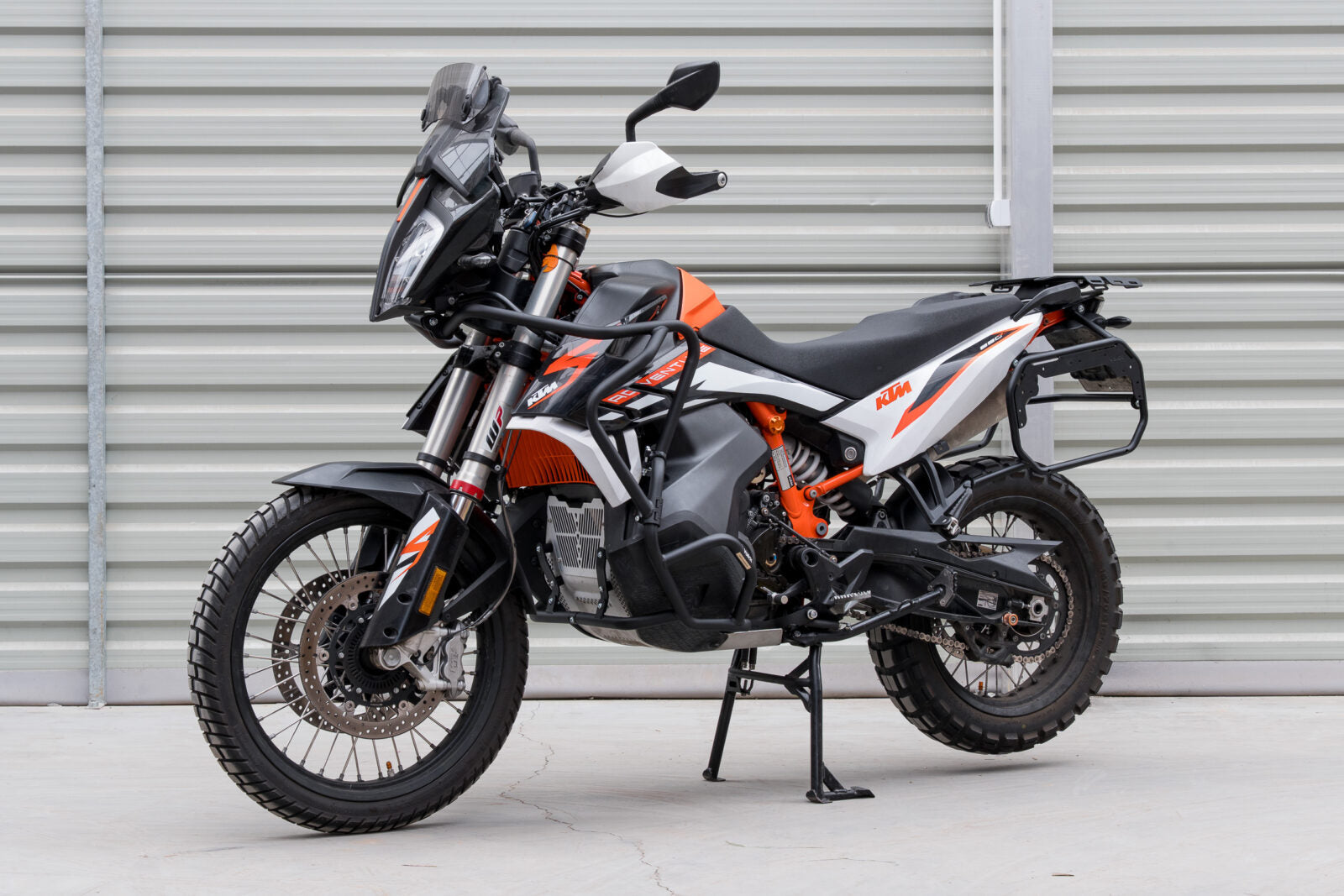 Yakk EXP Side Carrier Black