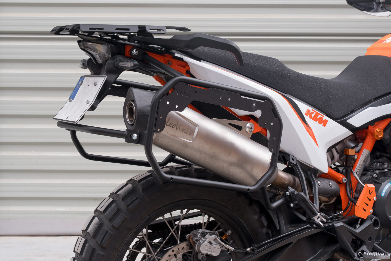 Yakk EXP Side Carrier Black