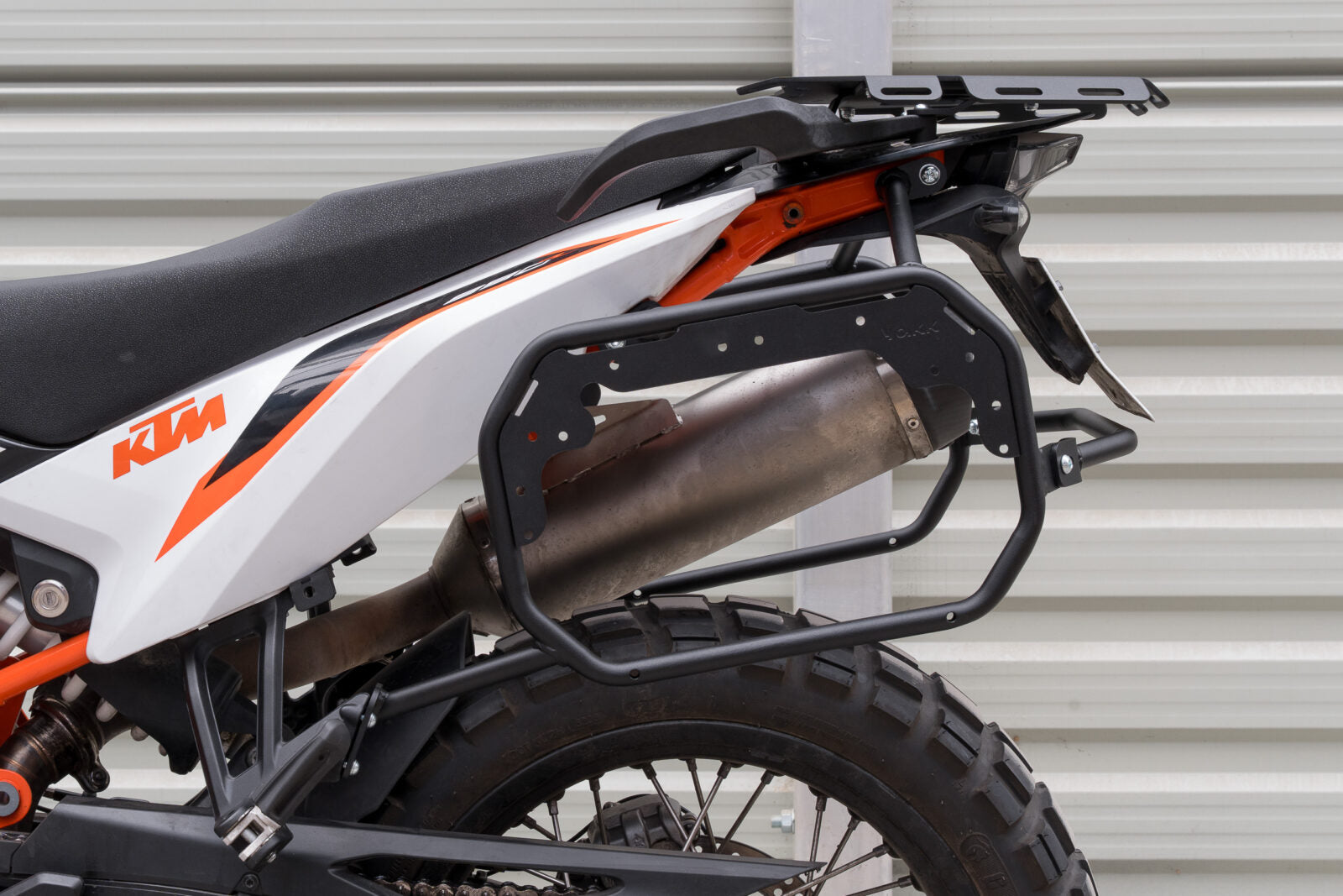 Yakk EXP Side Carrier Black