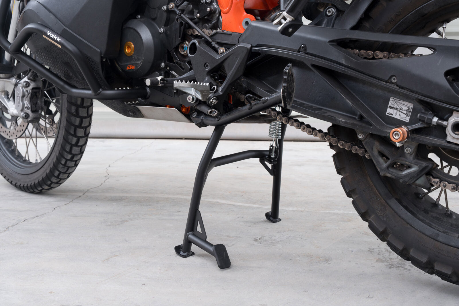 Yakk EXP Centre Stand Black