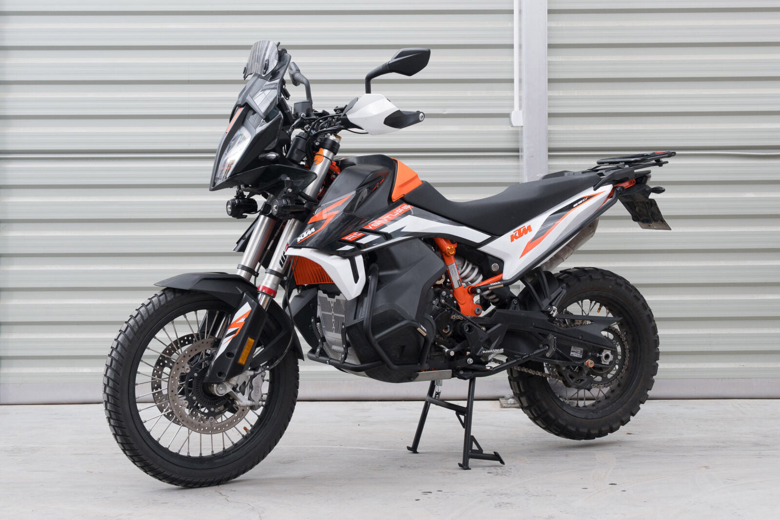 Yakk EXP Centre Stand Black