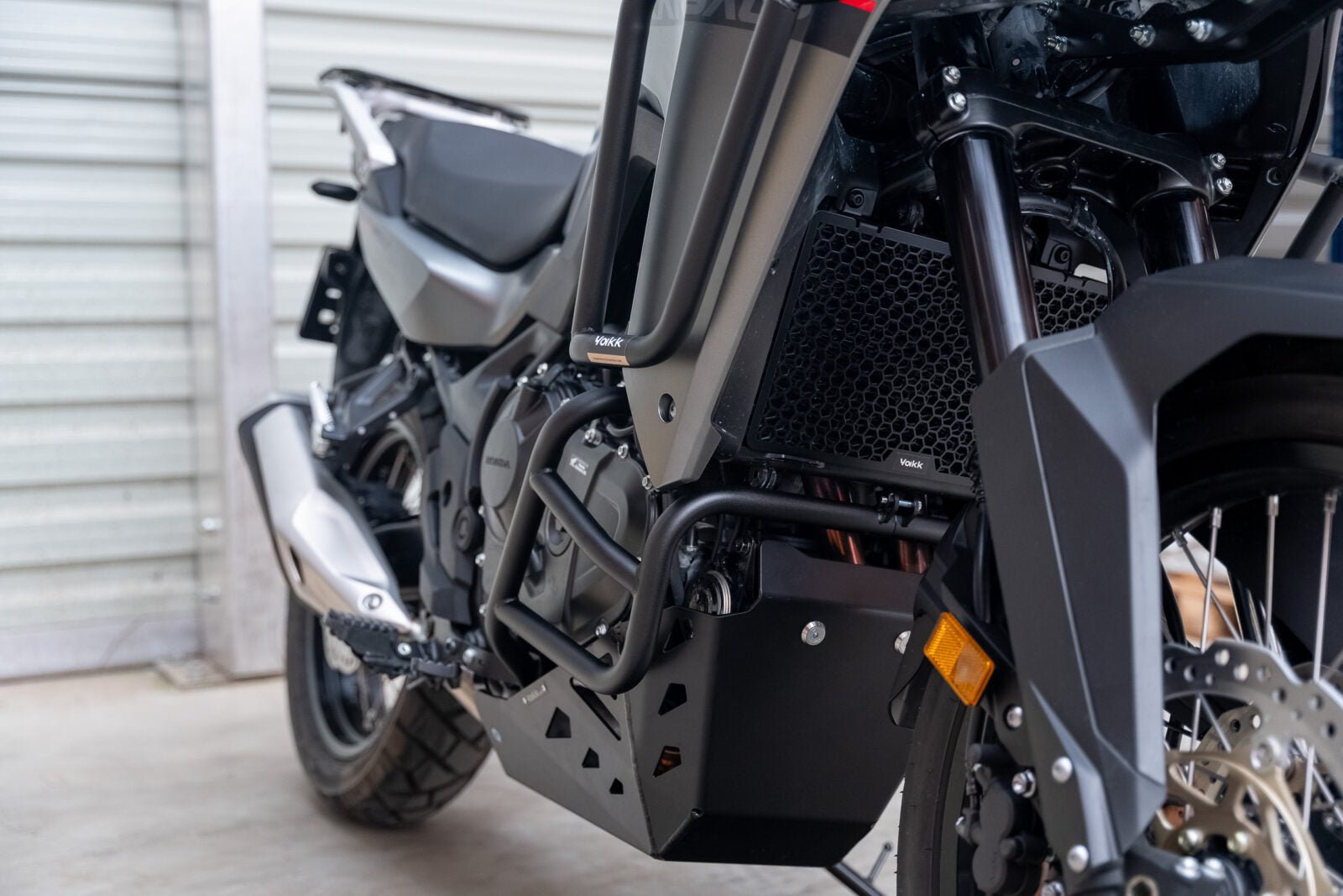 Yakk EXP Lower Crash Bar Black