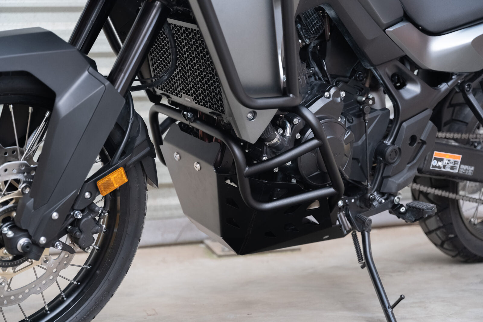 Yakk EXP Lower Crash Bar Black