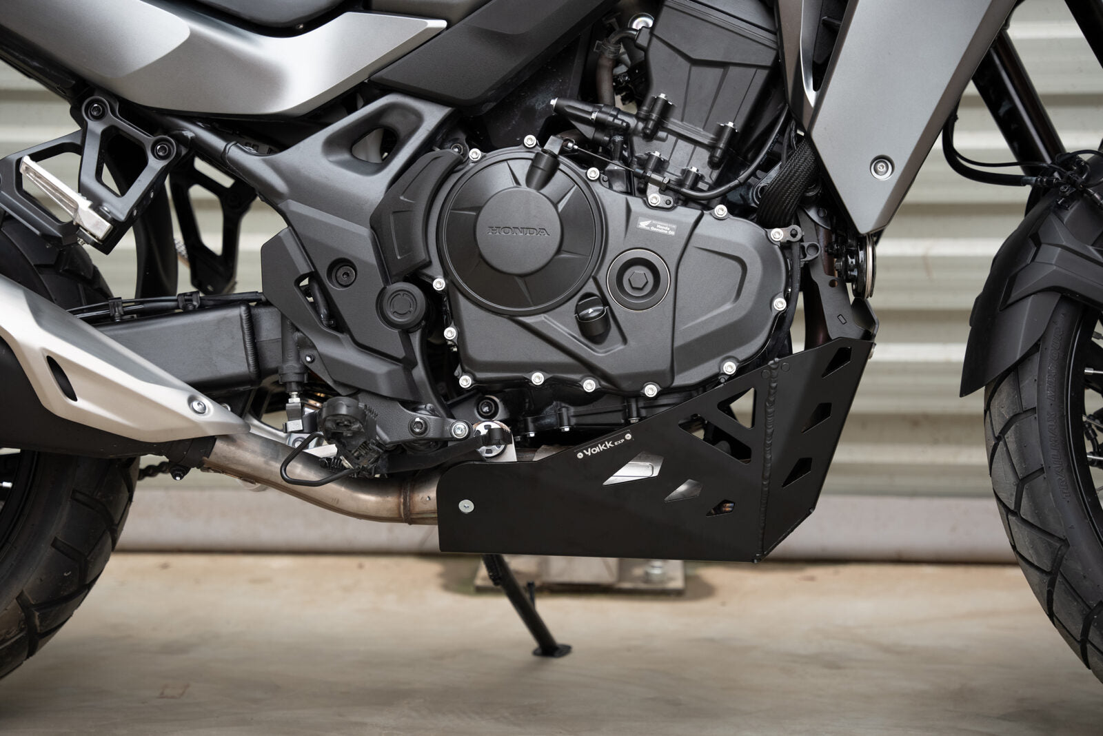 Yakk EXP Engine Guard Black