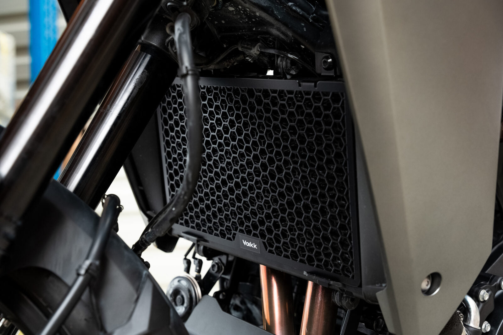 Yakk EXP Radiator Guard Black