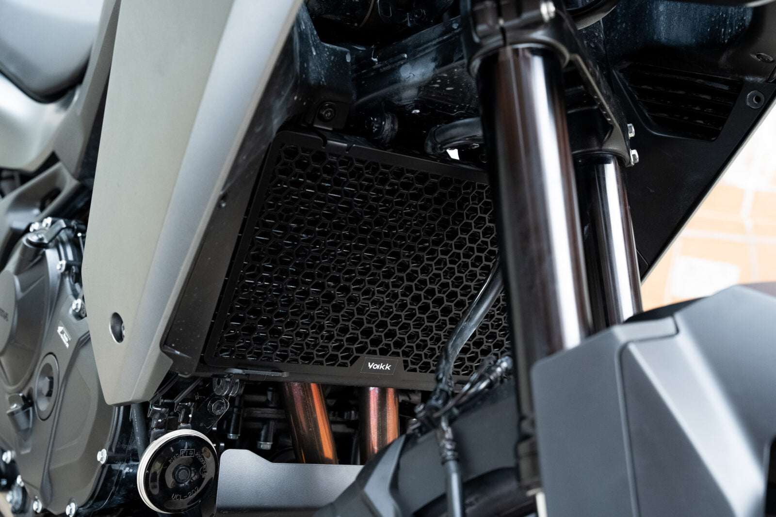 Yakk EXP Radiator Guard Black