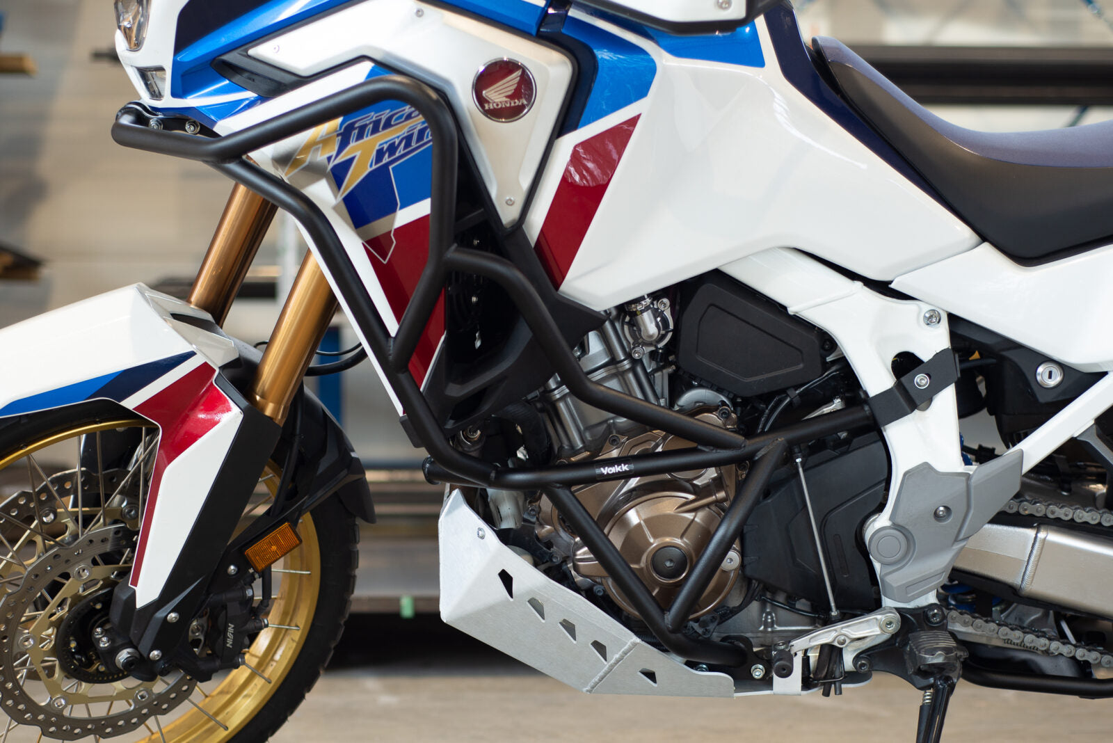 Yakk EXP Crash Bar White
