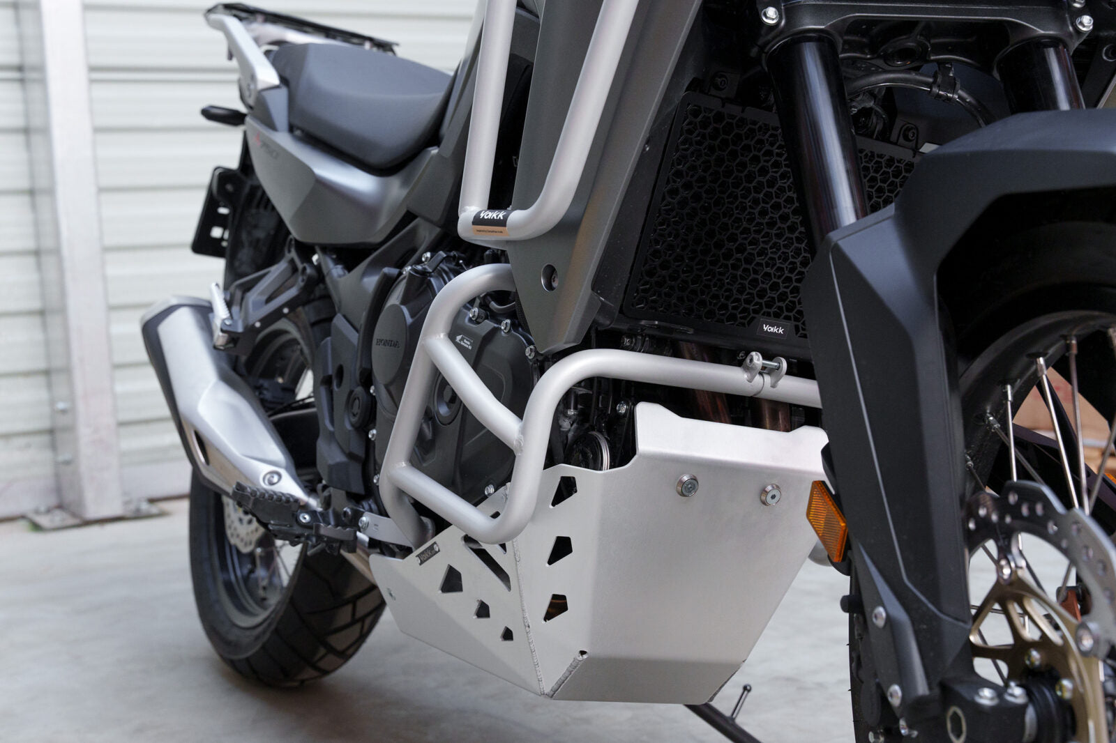 Yakk EXP Lower Crash Bar Silver