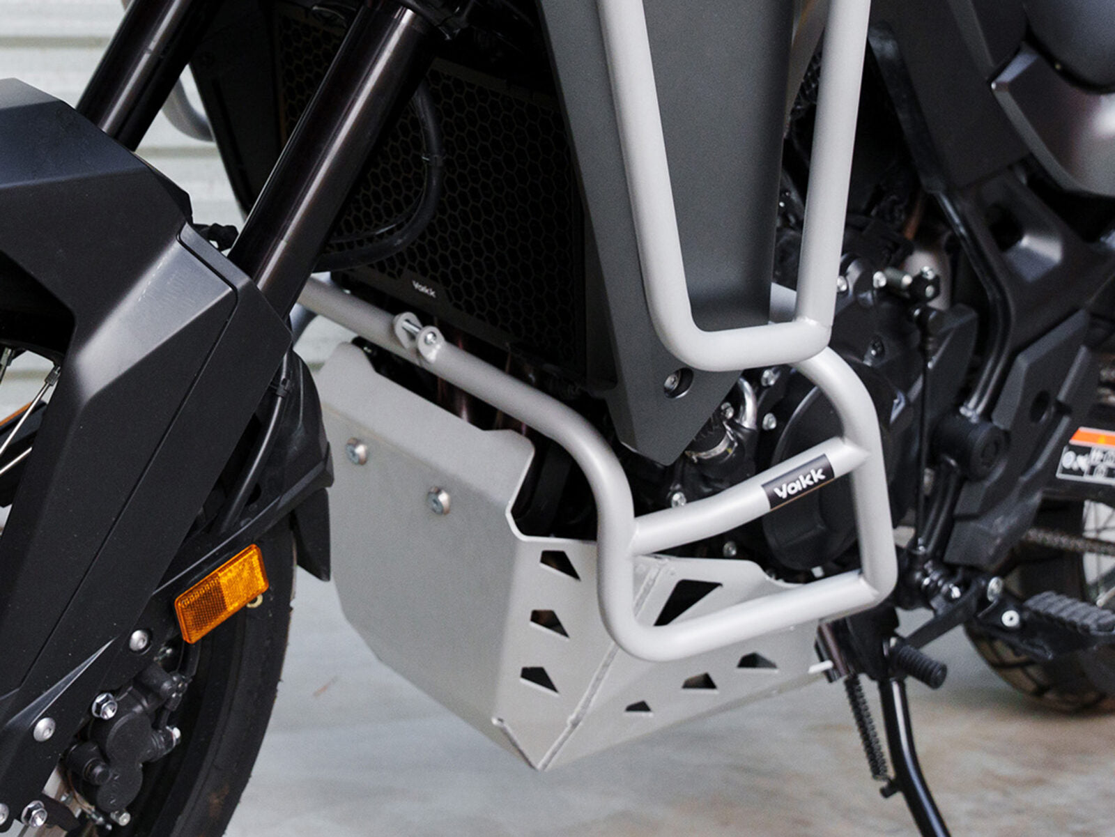 Yakk EXP Lower Crash Bar Silver