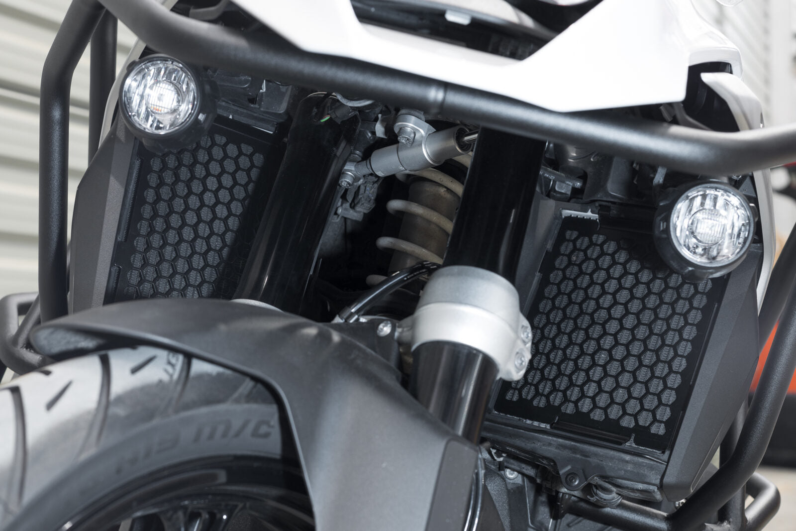 Yakk EXP Radiator Guard Black