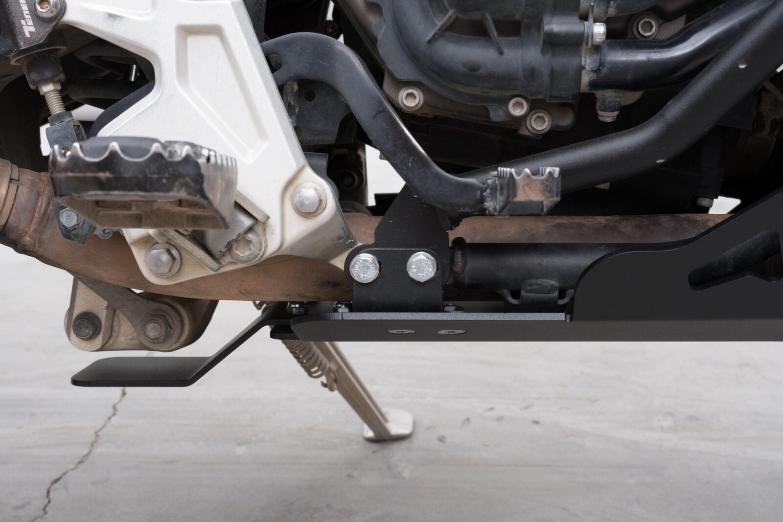 Yakk EXP Engine Guard Black