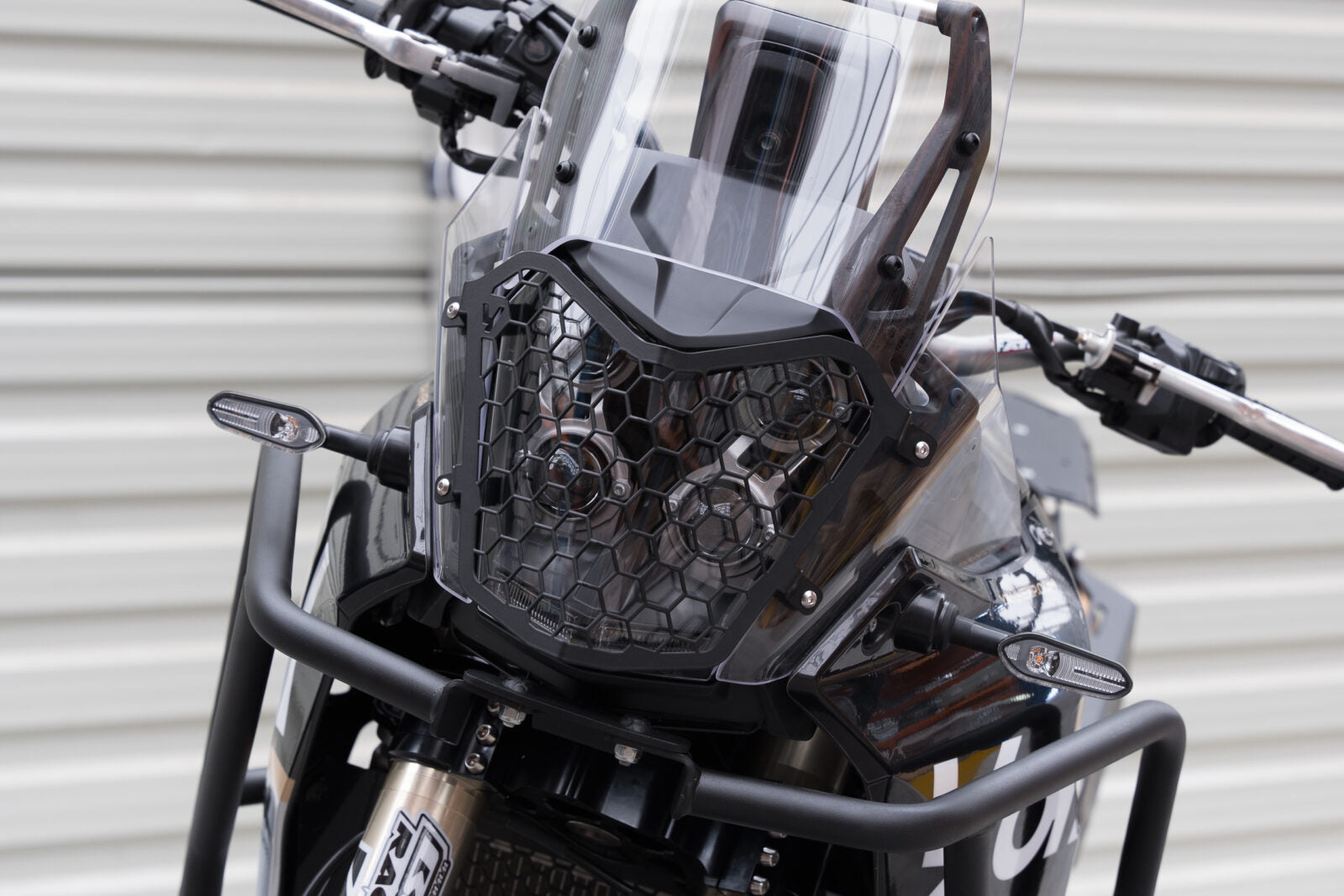 Yakk EXP Headlight Guard Black