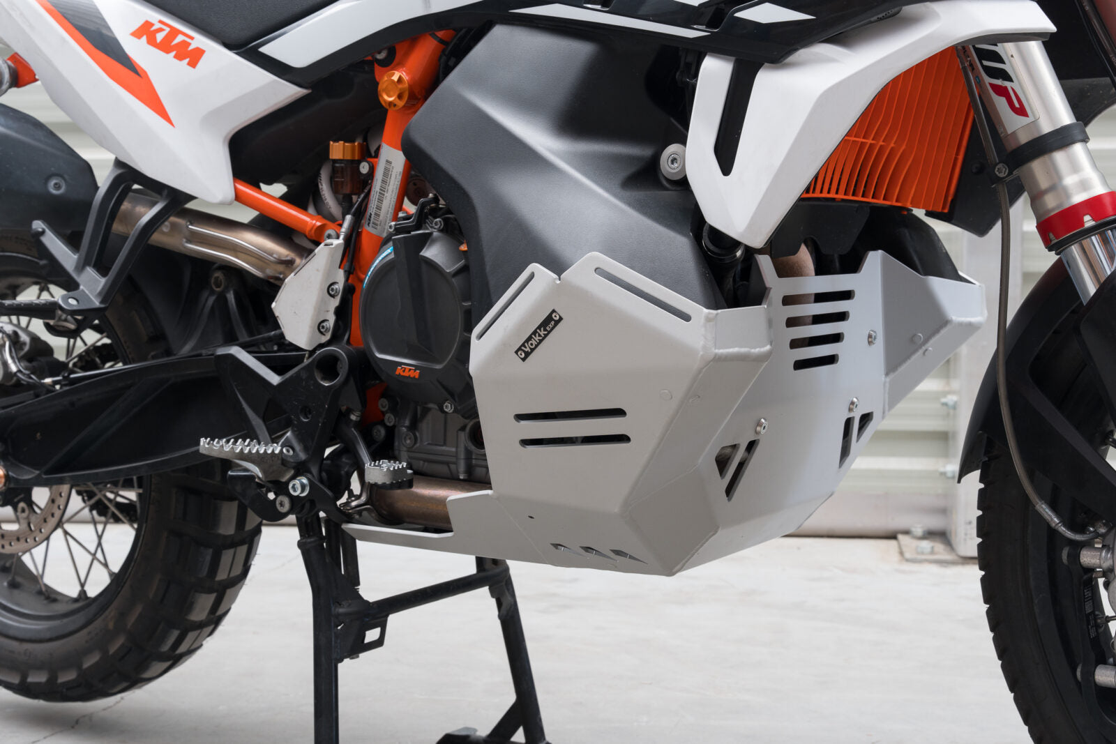 Yakk EXP Engine Guard Silver