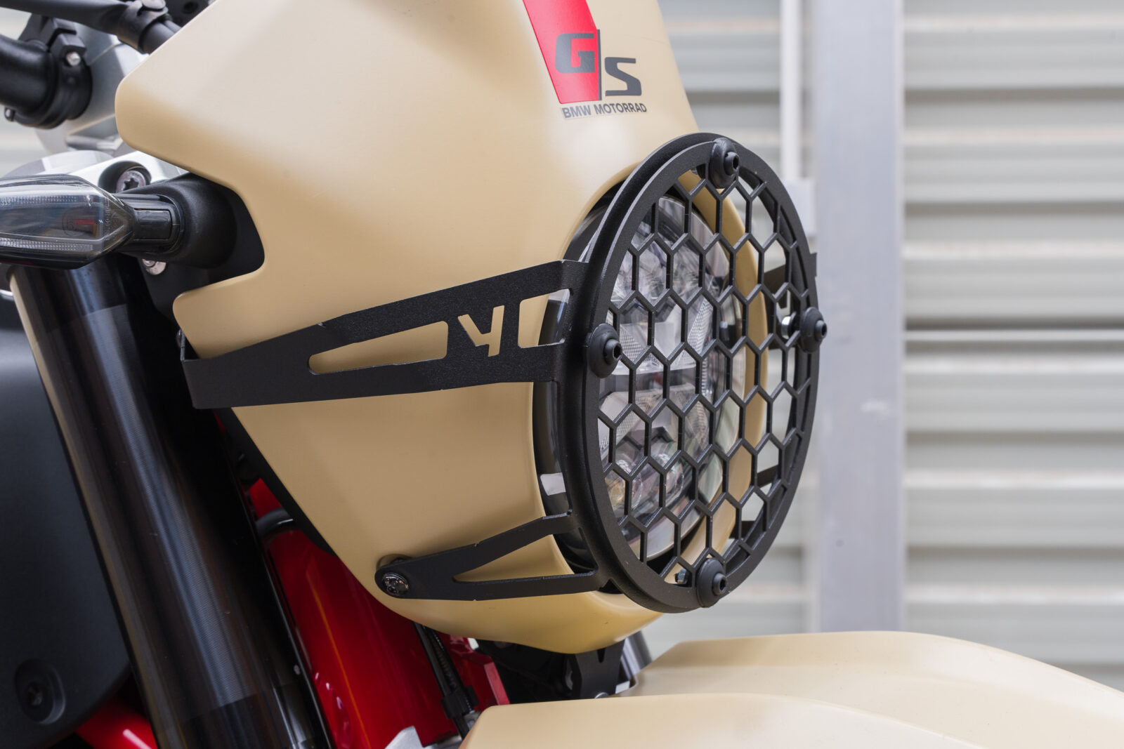 Yakk EXP Headlight Guard Black