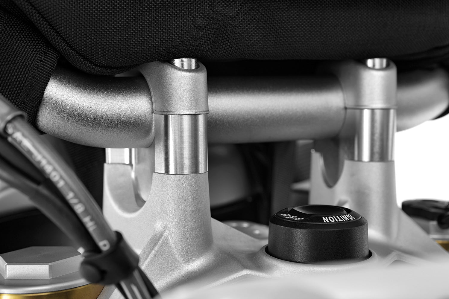 Handlebar riser for Models without BMW Navigation System