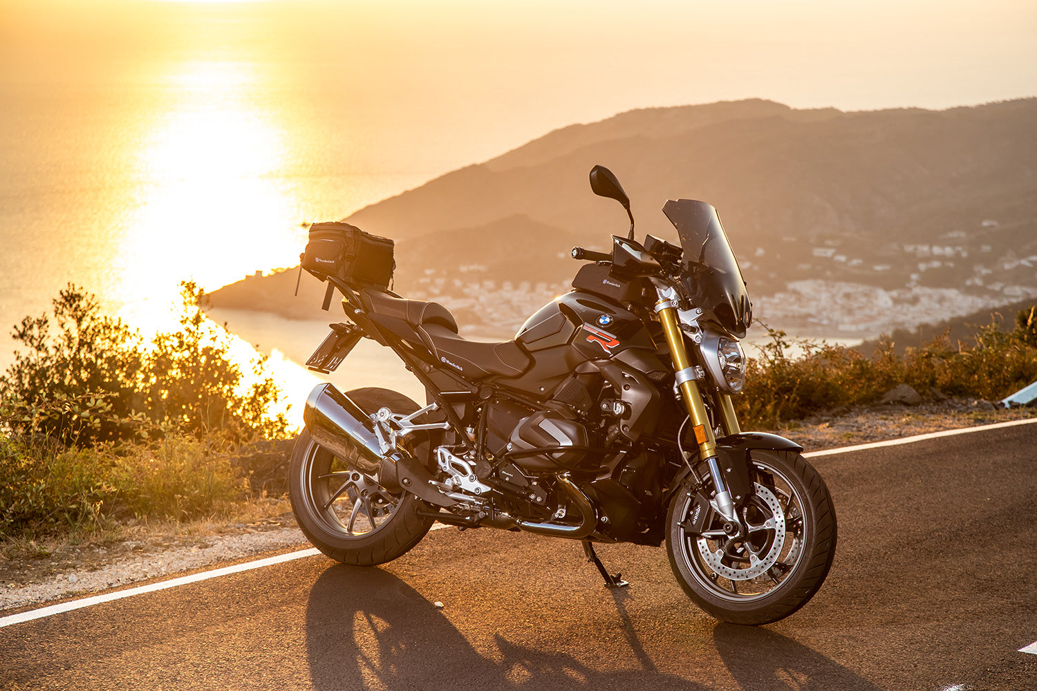 Handlebar riser for Models without BMW Navigation System