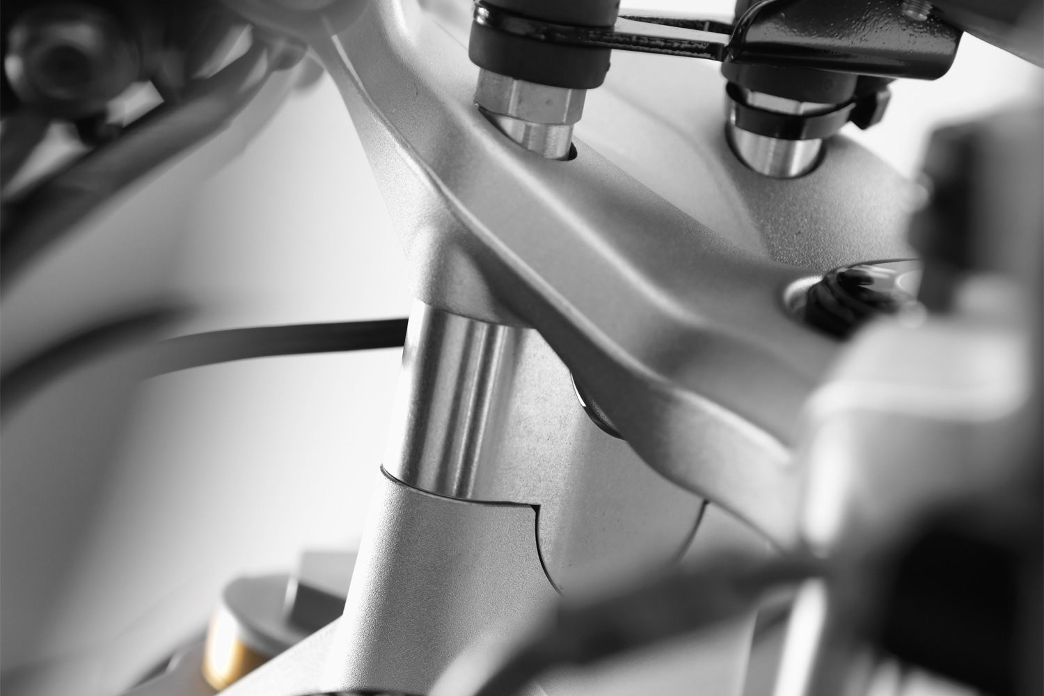 Handlebar riser for Models without BMW Navigation System