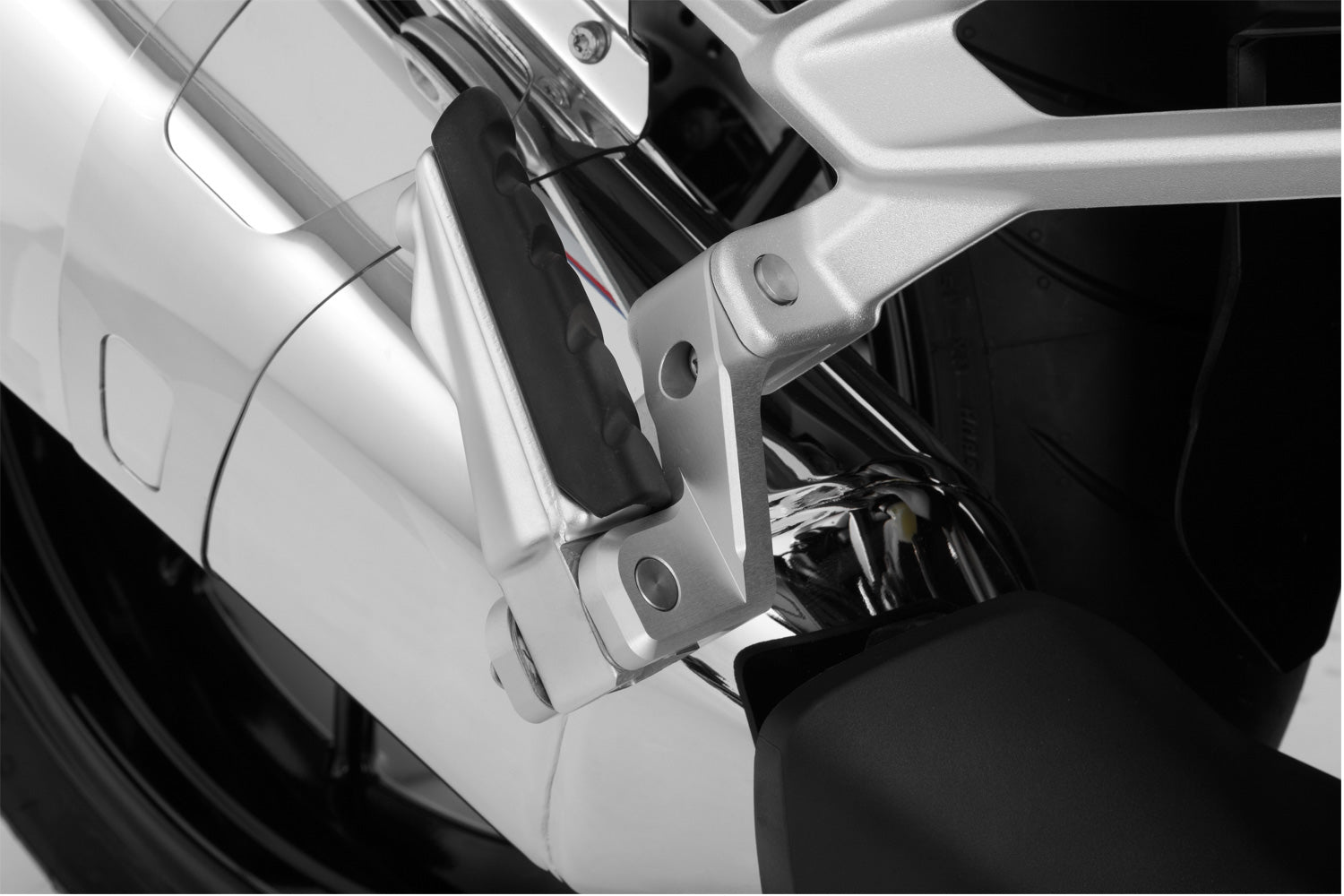 Wunderlich passenger footrest lowering kit