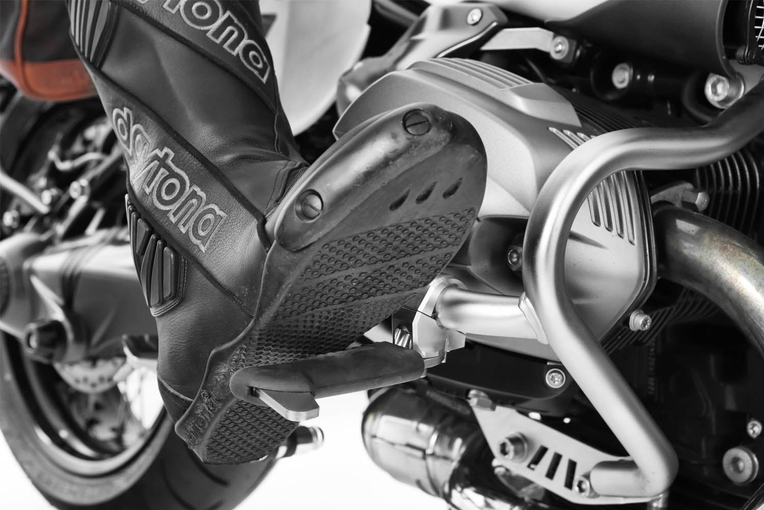 Wunderlich Protection bar foot rests