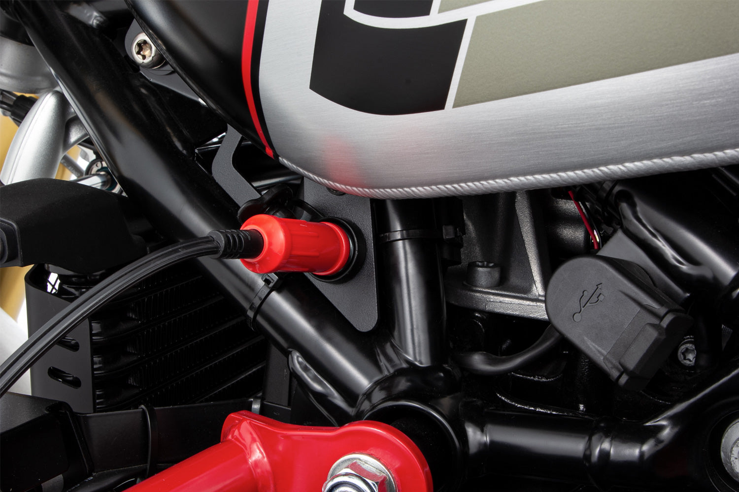 Wunderlich on-board socket