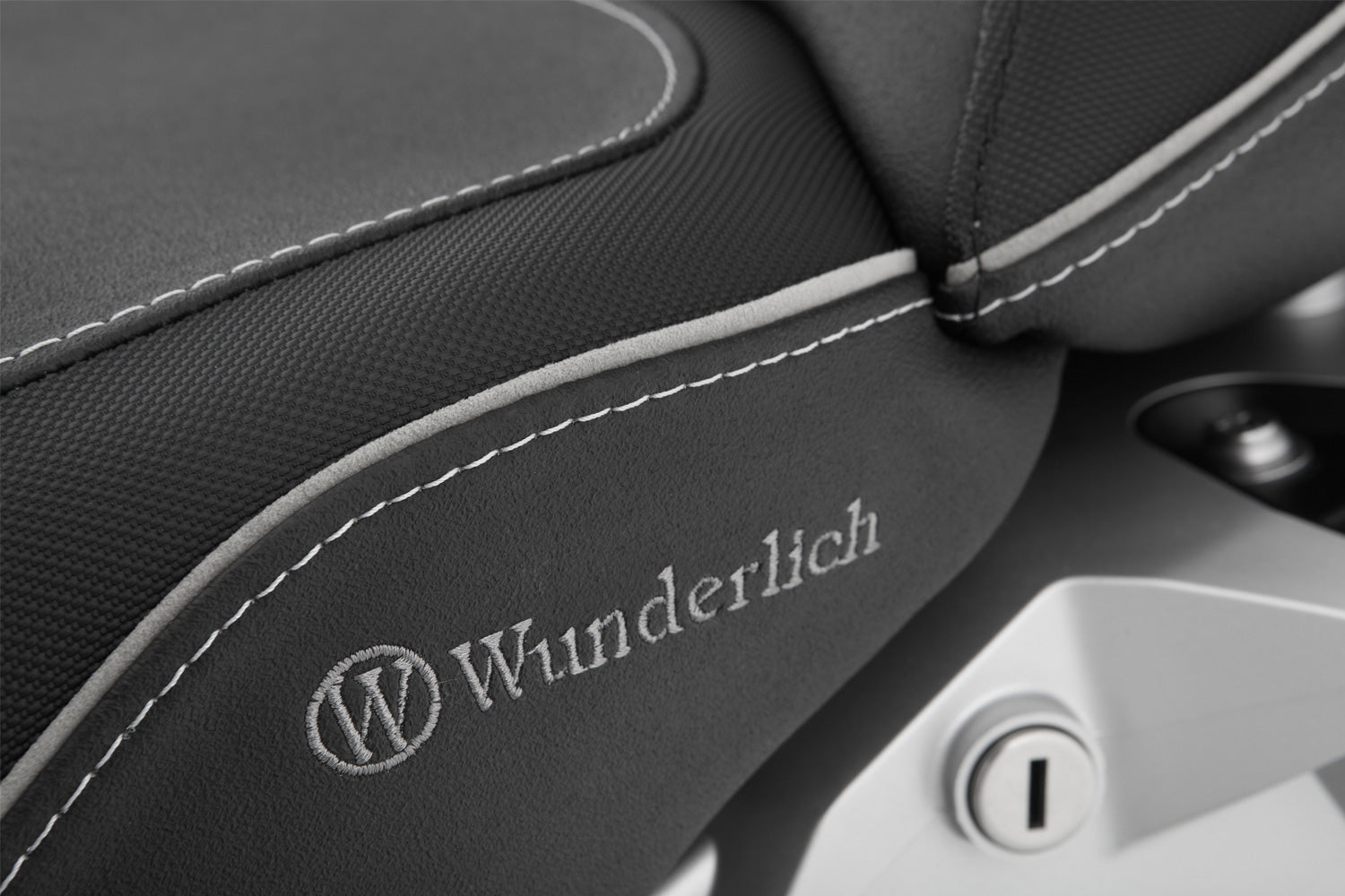 Wunderlich rider seat AKTIVKOMFORT with aftermarket seat heating