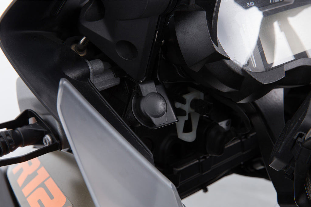 Socket holder
