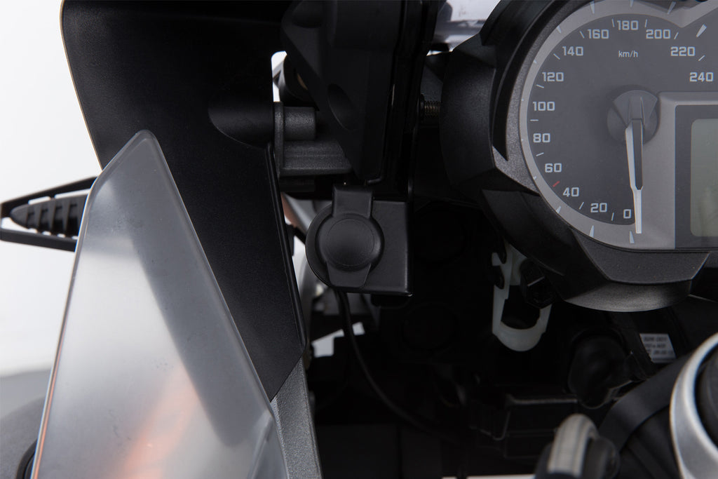 Socket holder