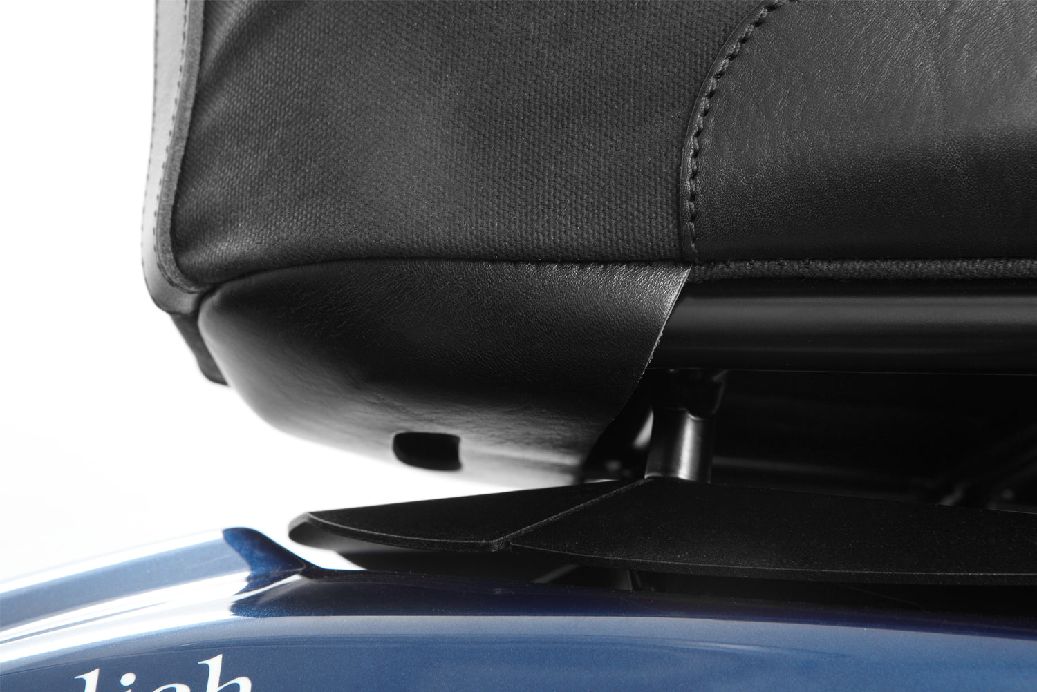 Wunderlich MAMMUT saddle bag for passenger luggage carrier R nineT