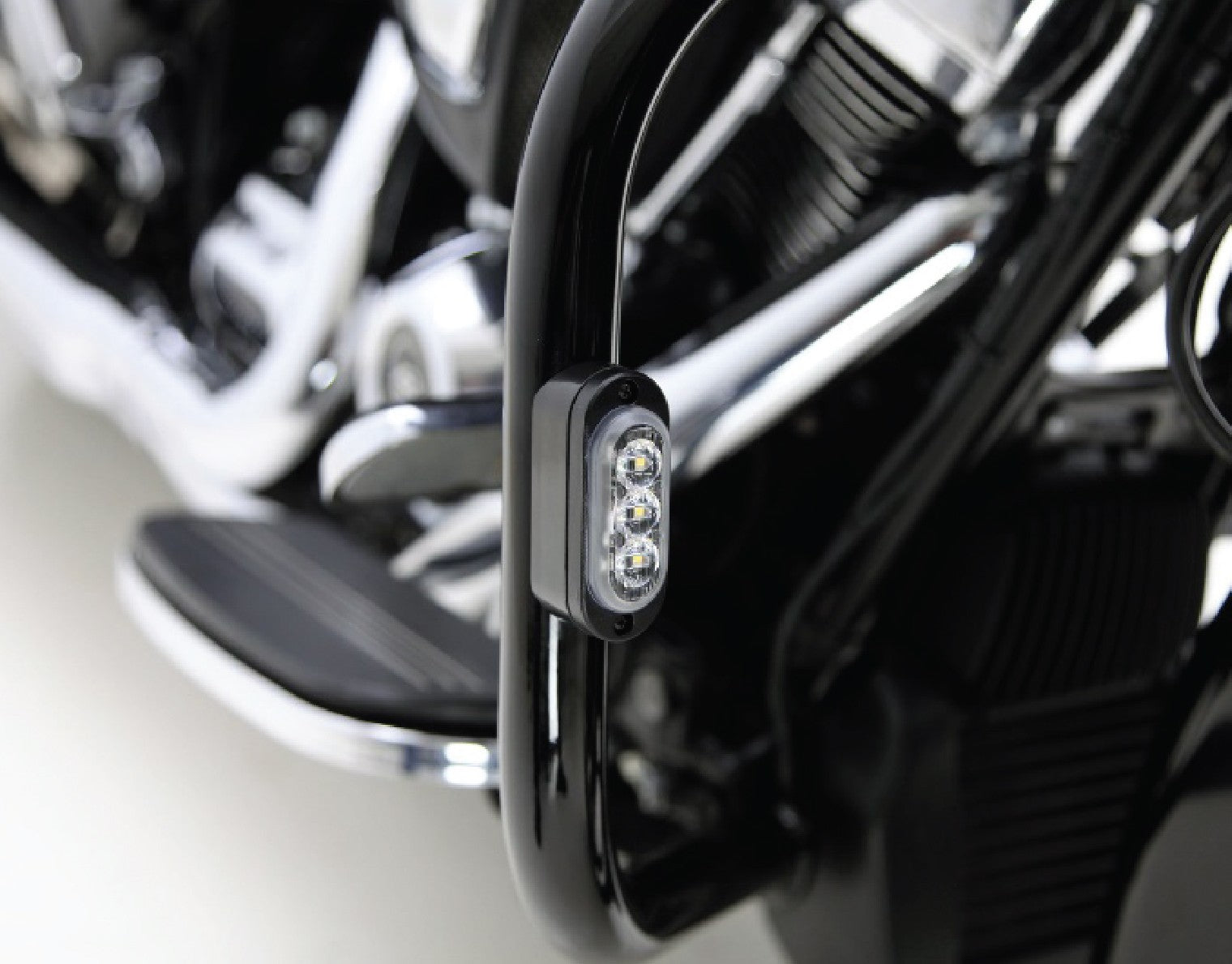 Denali T3 Modular Switchback Signal Pods | Front with Crashbar Mounting Kit