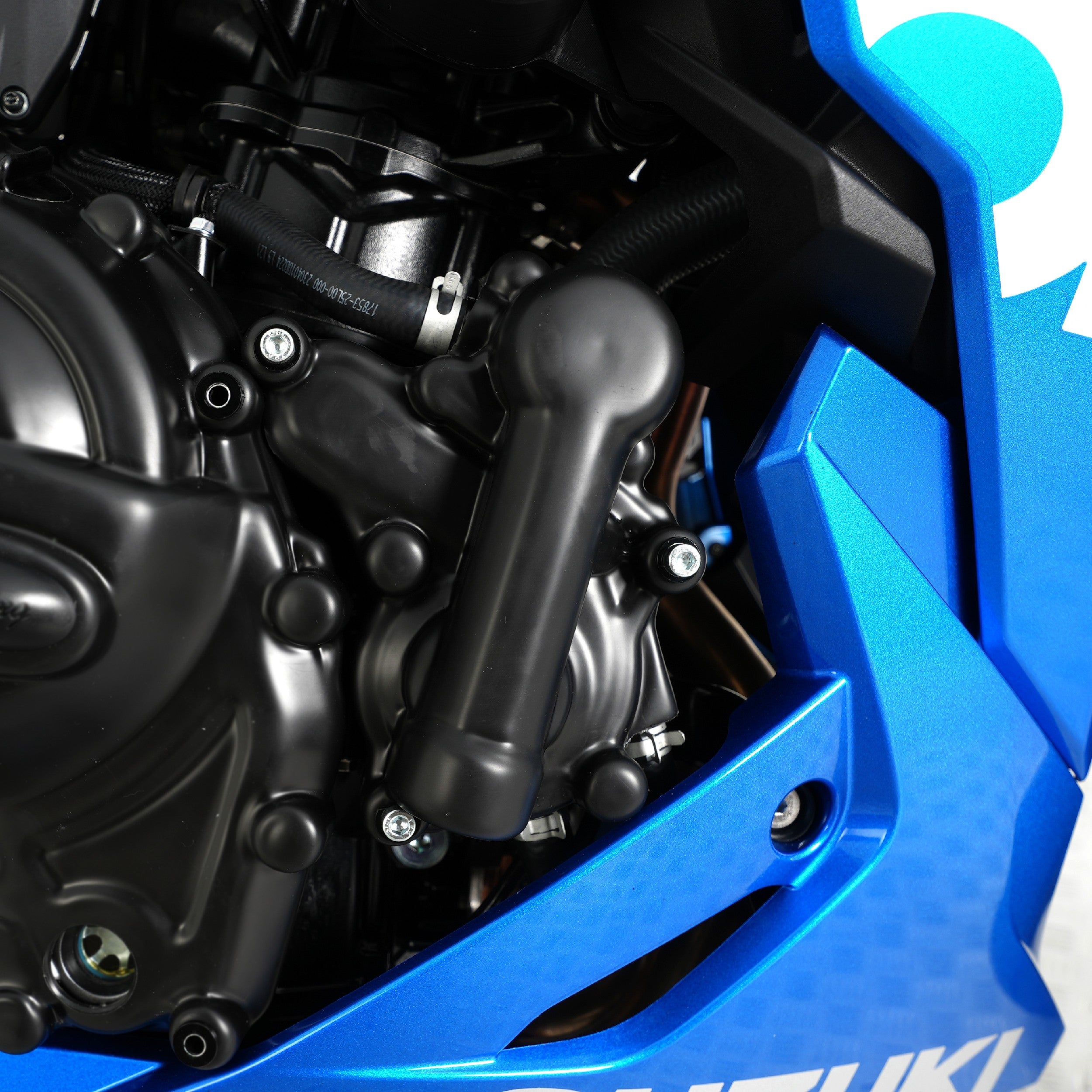 Engine Case Cover (Water Pump Cover) for Suzuki V-Strom 800 DE / RE '23-, GSX-8R '24-/GSX-8T '25-, GSX-8TT ‘25- & GSX-8S '23-
