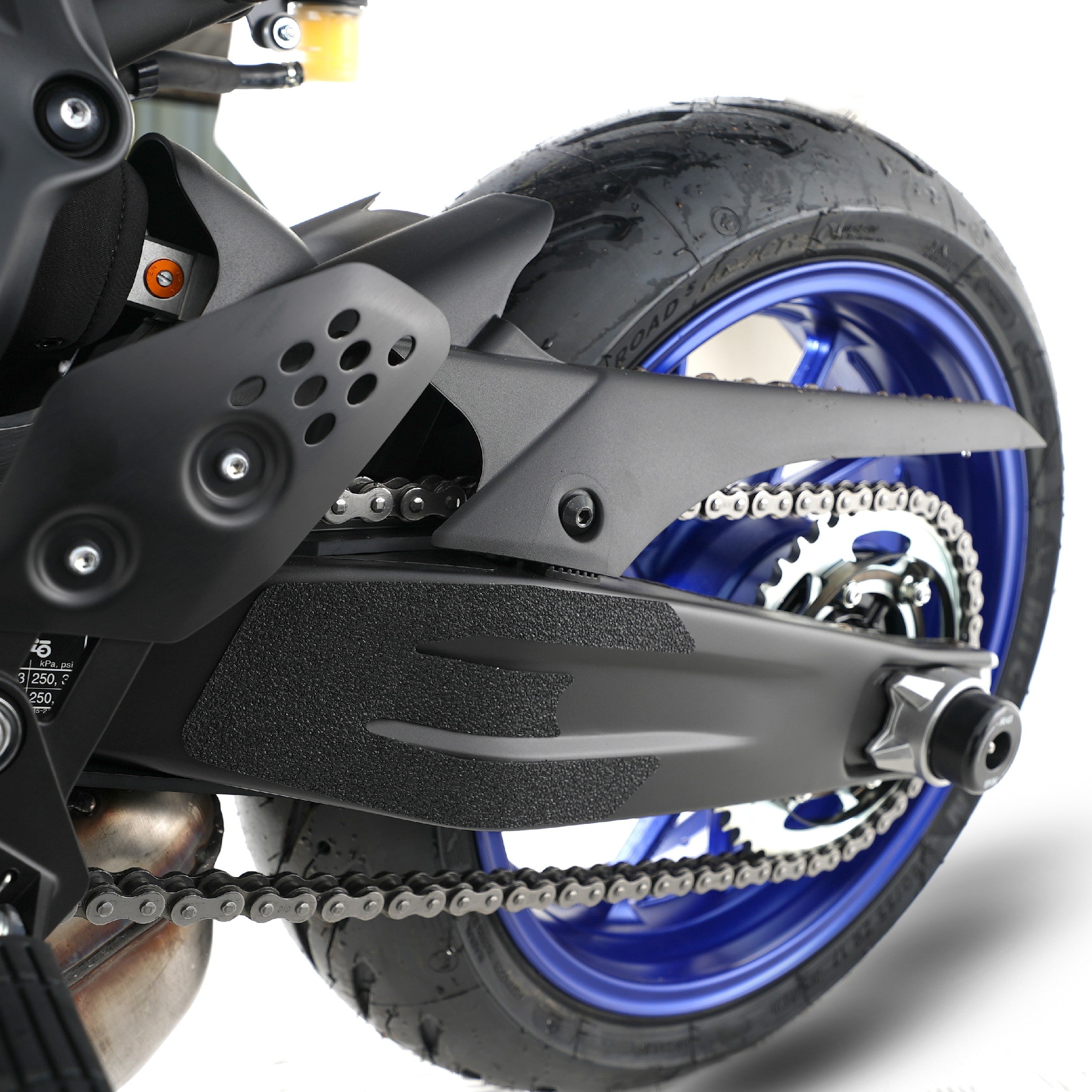 R&G Boot Guard Kit for Yamaha MT-07 (FZ-07) '14- '24, XSR700 '16- & R7 '22-25 models