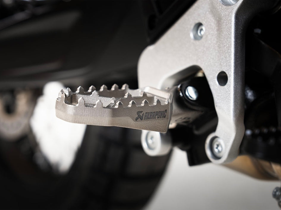 CF MOTO 700 MT 2025-2026 - Akrapovic Footpegs - F-CF4T1