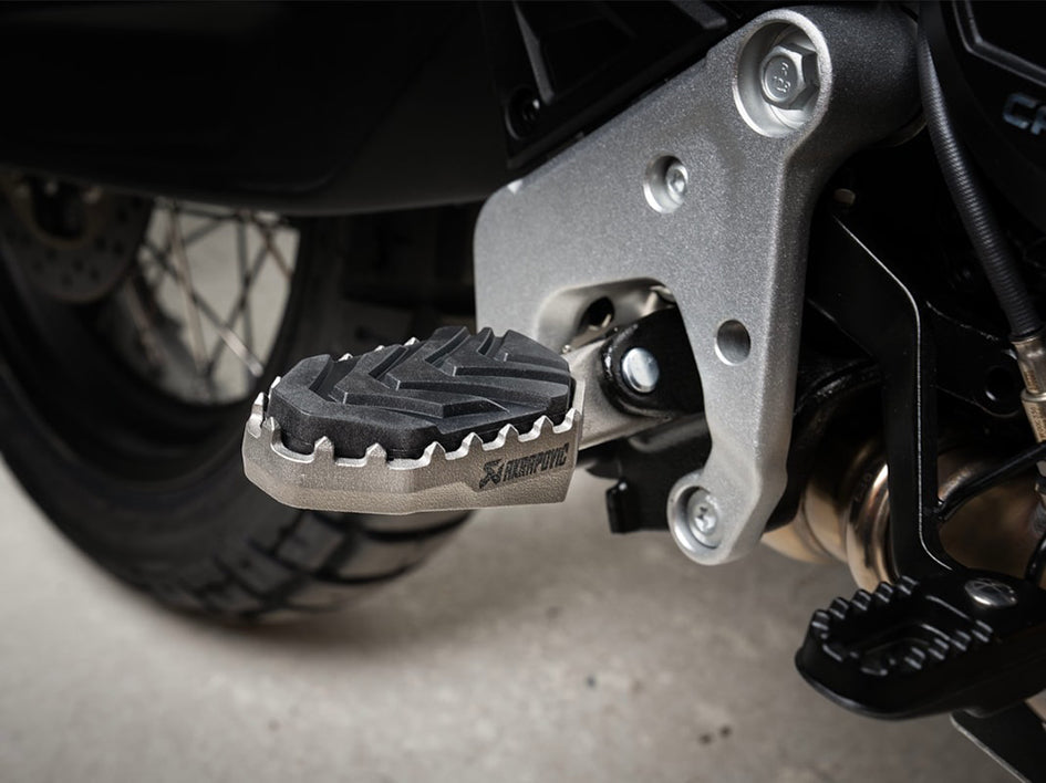 CF MOTO 800 MT Sport / Touring 2022-2025 - Akrapovic Footpegs - F-CF4T1