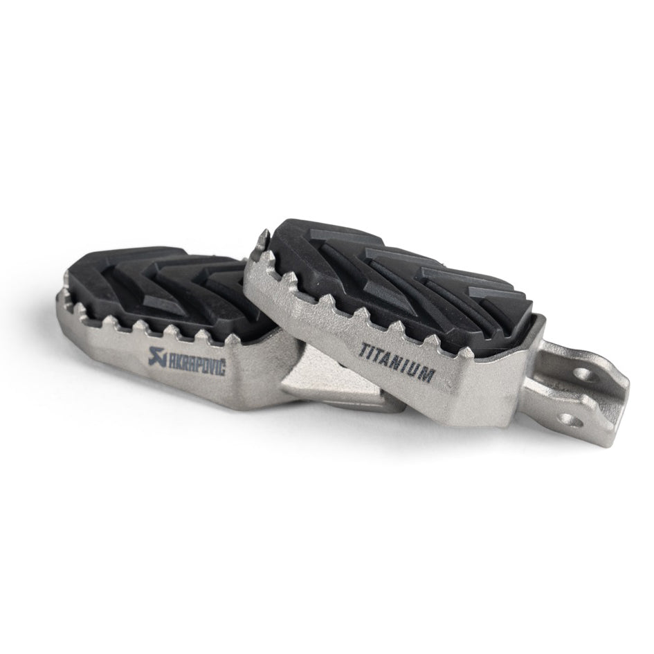 KAWASAKI KLE500 / SE 2026 - Akrapovic Footpegs - F-KA5T1