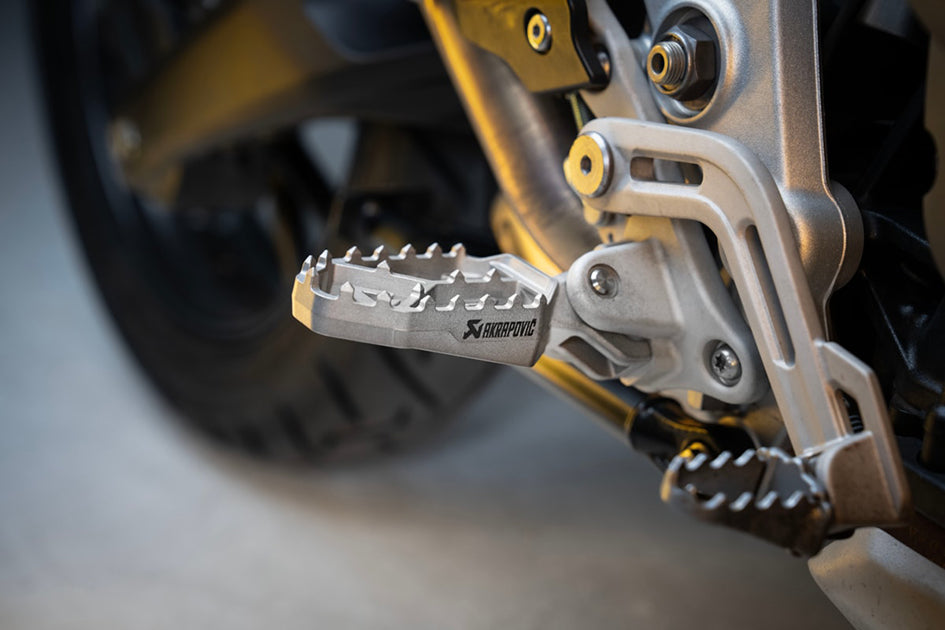 TRIUMPH Tiger Explorer 1200 XC 2013-2015 - Akrapovic Footpegs - F-T12T1